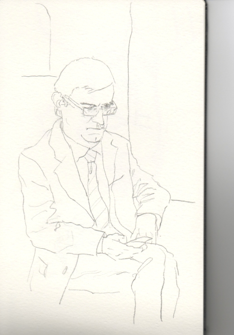 Dibujo a l�piz de un hombre trajeado, sentado en el tren, manejando su tel�fono m�vil.